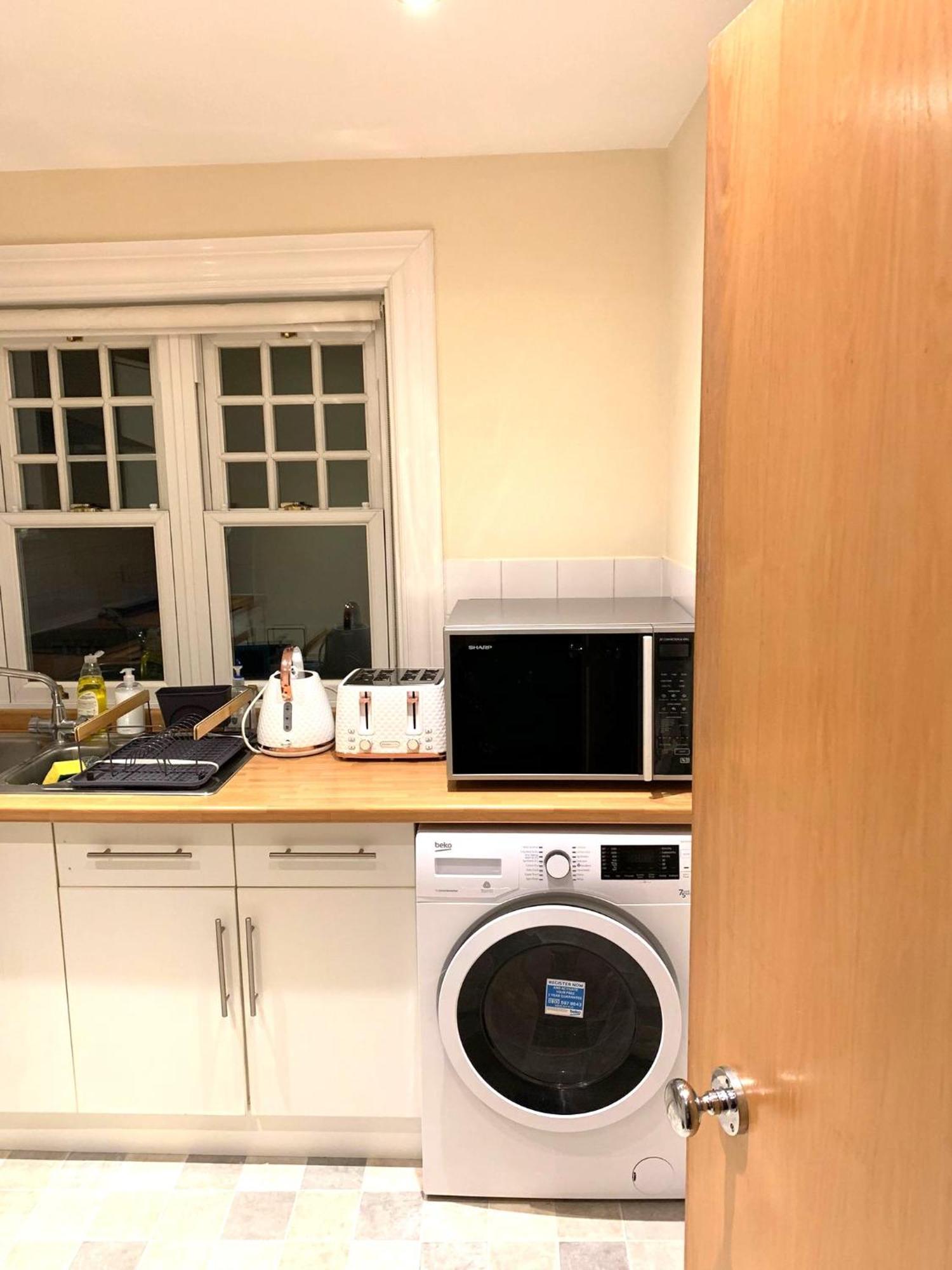 Entire Apartment Tonbridge Centre Bagian luar foto