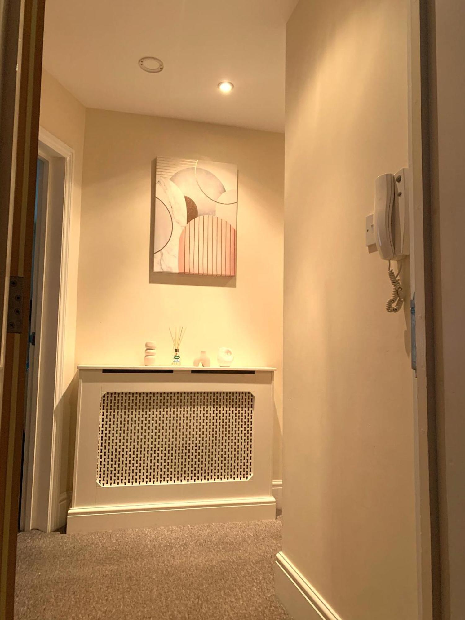 Entire Apartment Tonbridge Centre Bagian luar foto