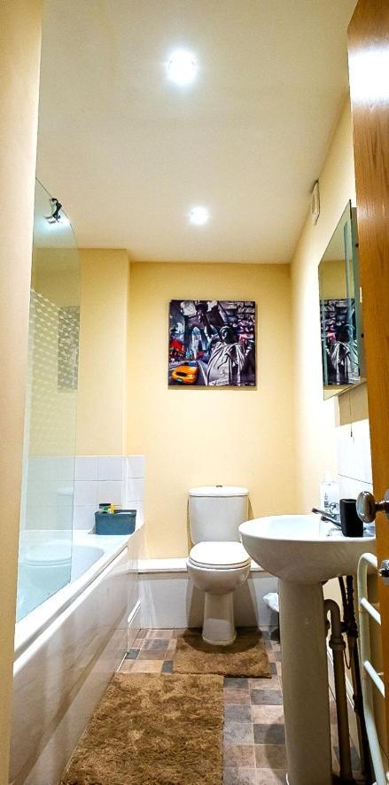 Entire Apartment Tonbridge Centre Bagian luar foto
